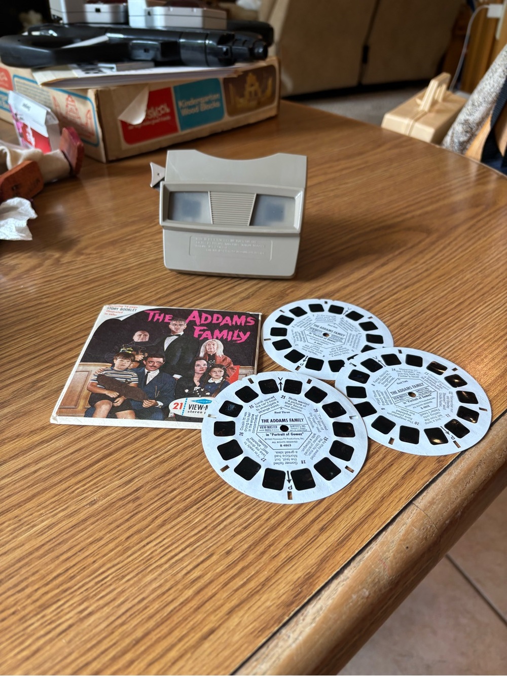 Vintage 1970  Sawyer’s view master and  “The Addams Family” Stereo Pictures Pack